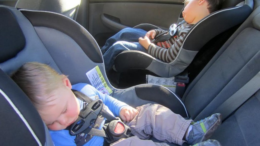 799 conductores multados por falta de dispositivo de seguridad para niños