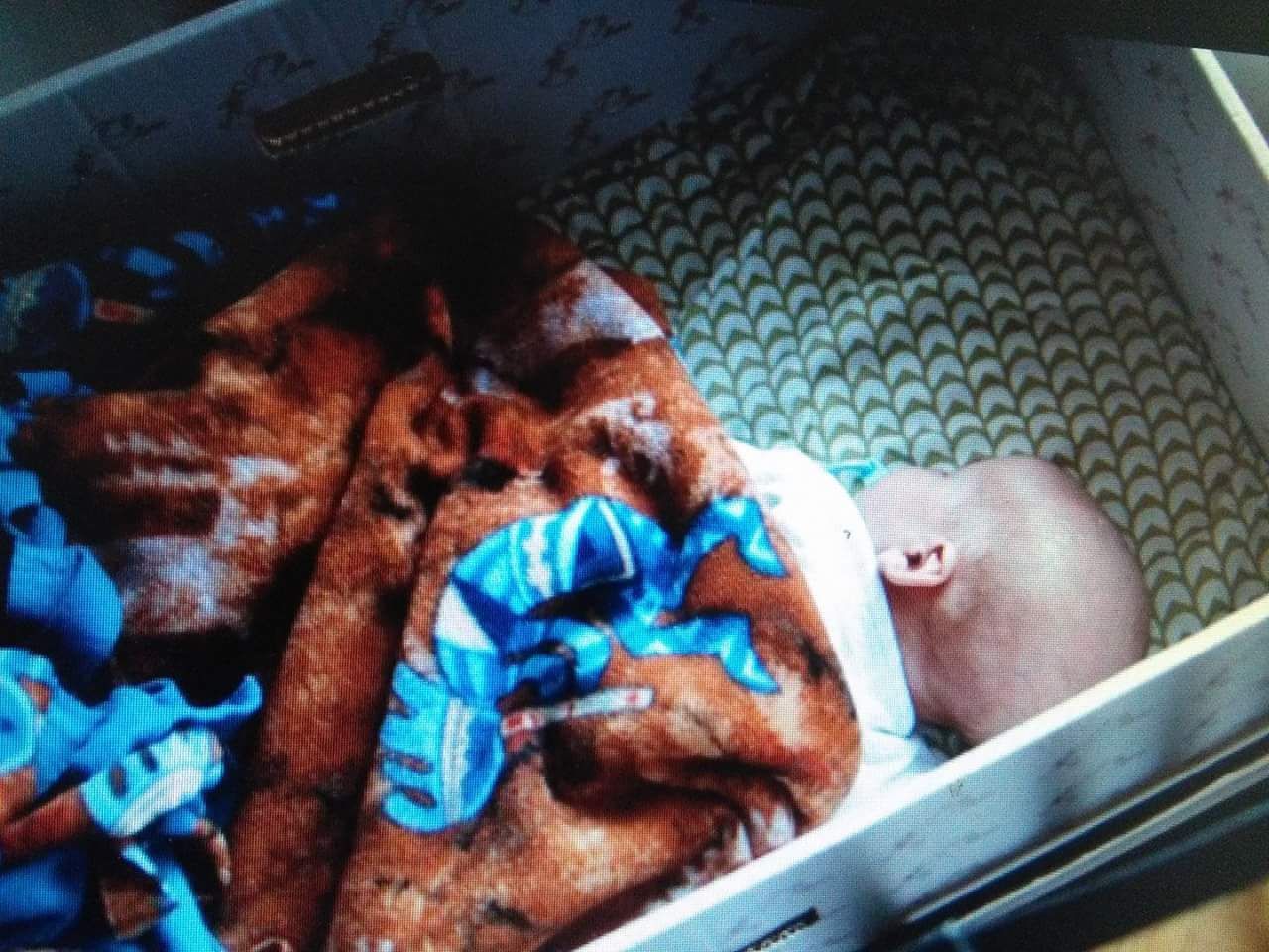 Niña abandonada en catedral de Cartago