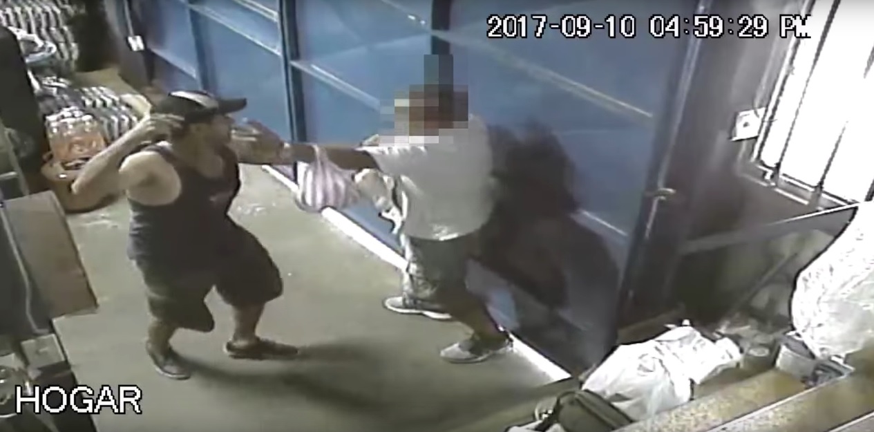 (+VIDEO) Sospechoso amenazó a dependiente con arma de fuego