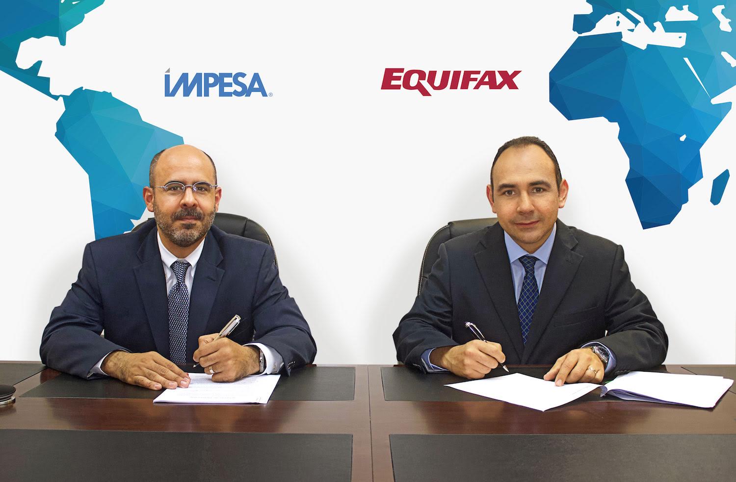 De izquierda a derecha: Mario Hernández, presidente y co-fundador de Impesa, junto a Rodolfo Méndez, director general de Equifax en Costa Rica.