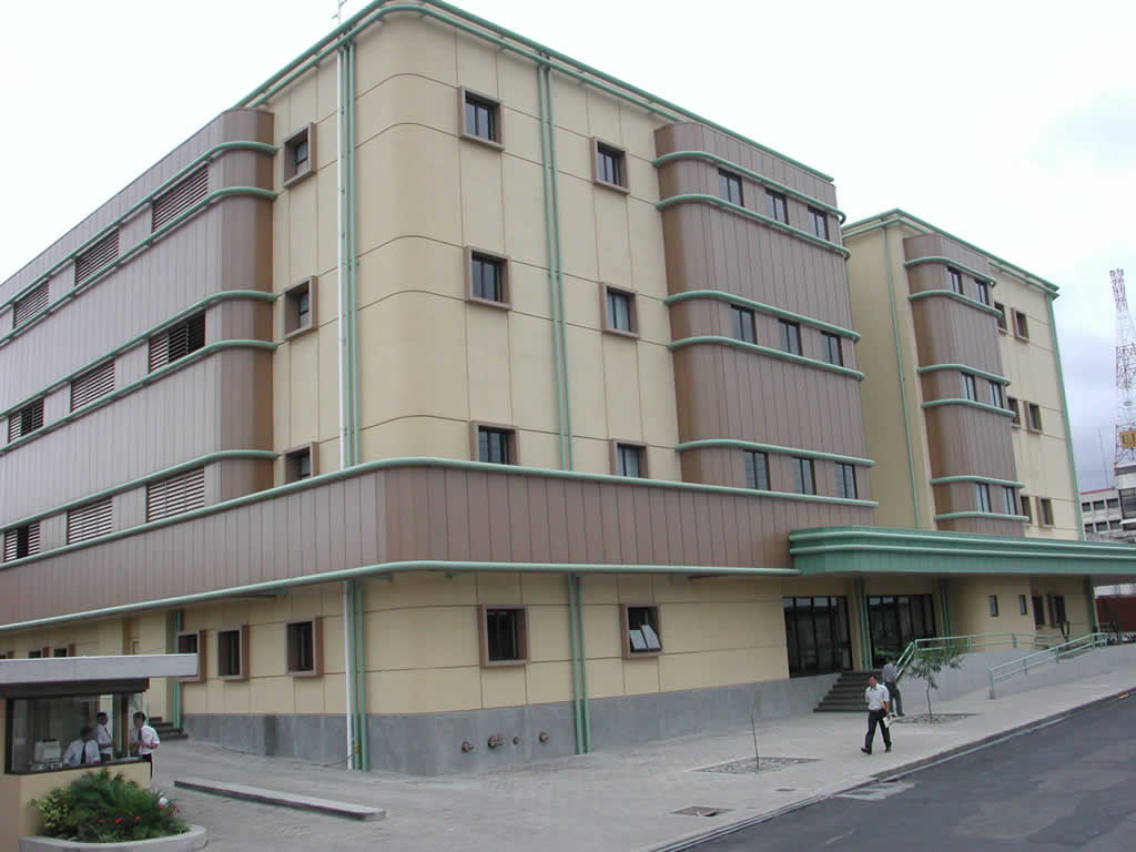 Avanzan obras de Torre Este del Calderón Guardia

 