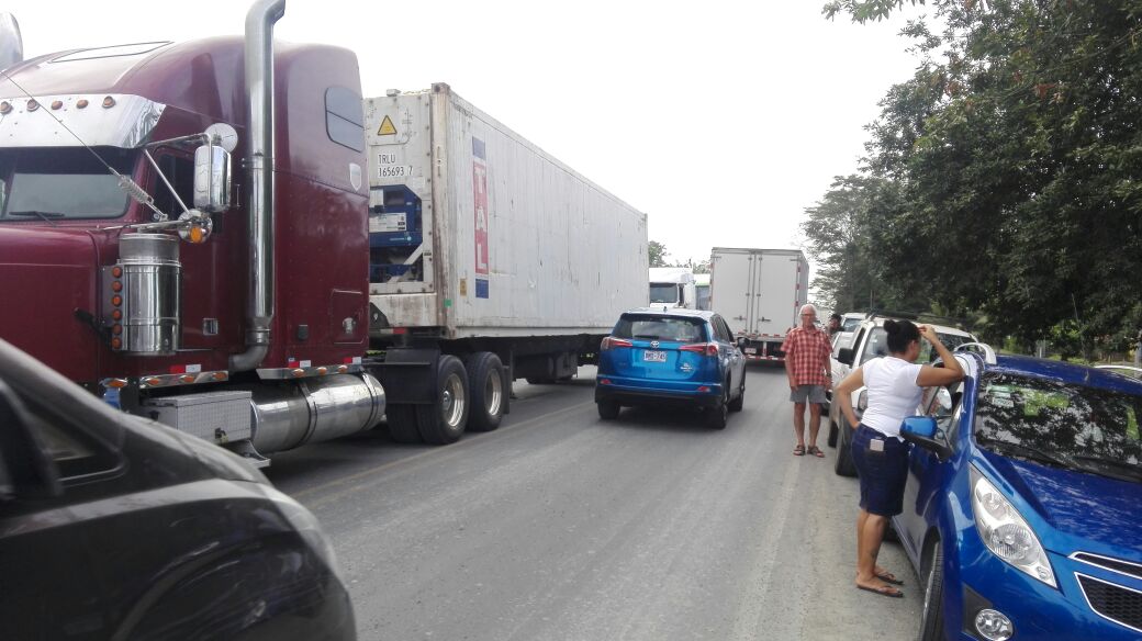 Ruta 32 cerrada por protestas