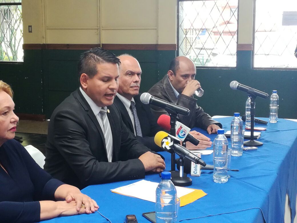 Fabricio Alvarado presenta experimentado equipo de seguridad 