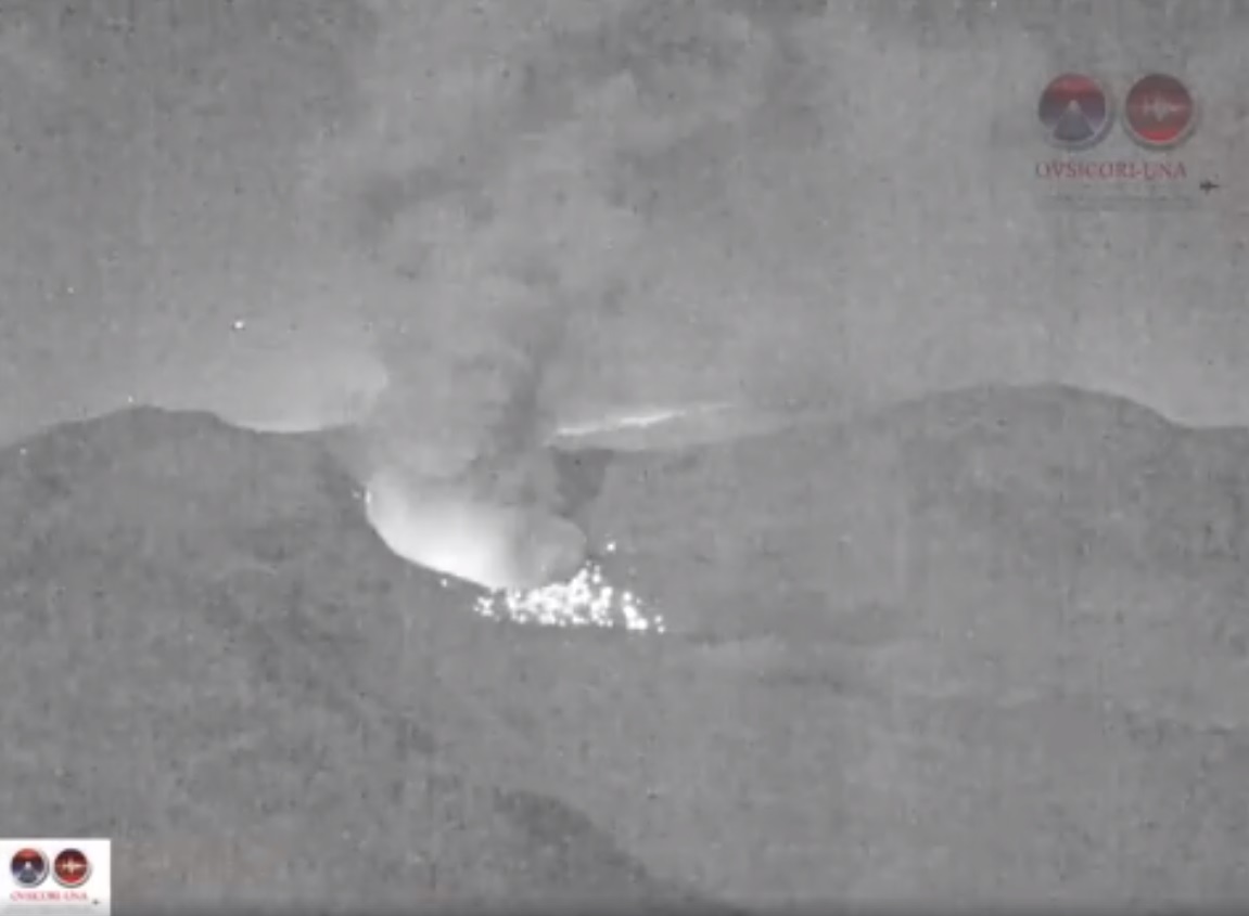 (+VIDEO) Volcán Turrialba presenta actividad 