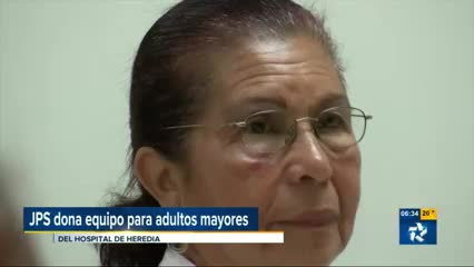 Adultos mayores beneficiados por entrega de equipos en Hospital de Heredia 