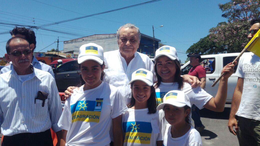 Abel Pacheco ejerció su derecho al voto en blanco
 