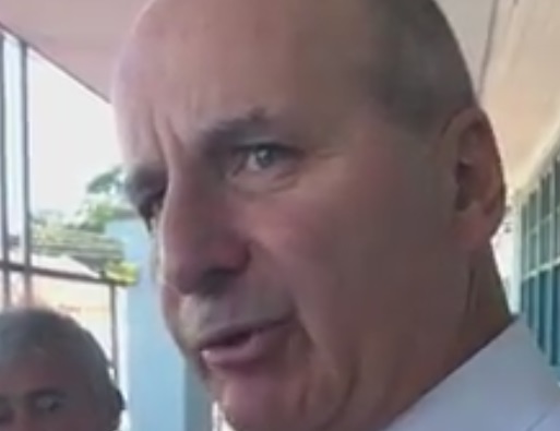 (+VIDEO) Figueres rompe en llanto tras emitir su voto 