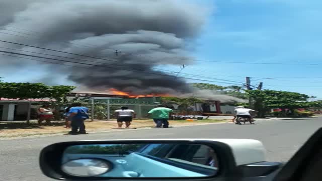Fuego consume vivienda en Guanacaste
