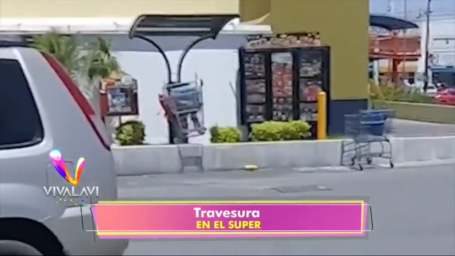 (+VIDEO) ¡Salto largo en carritos de súper!