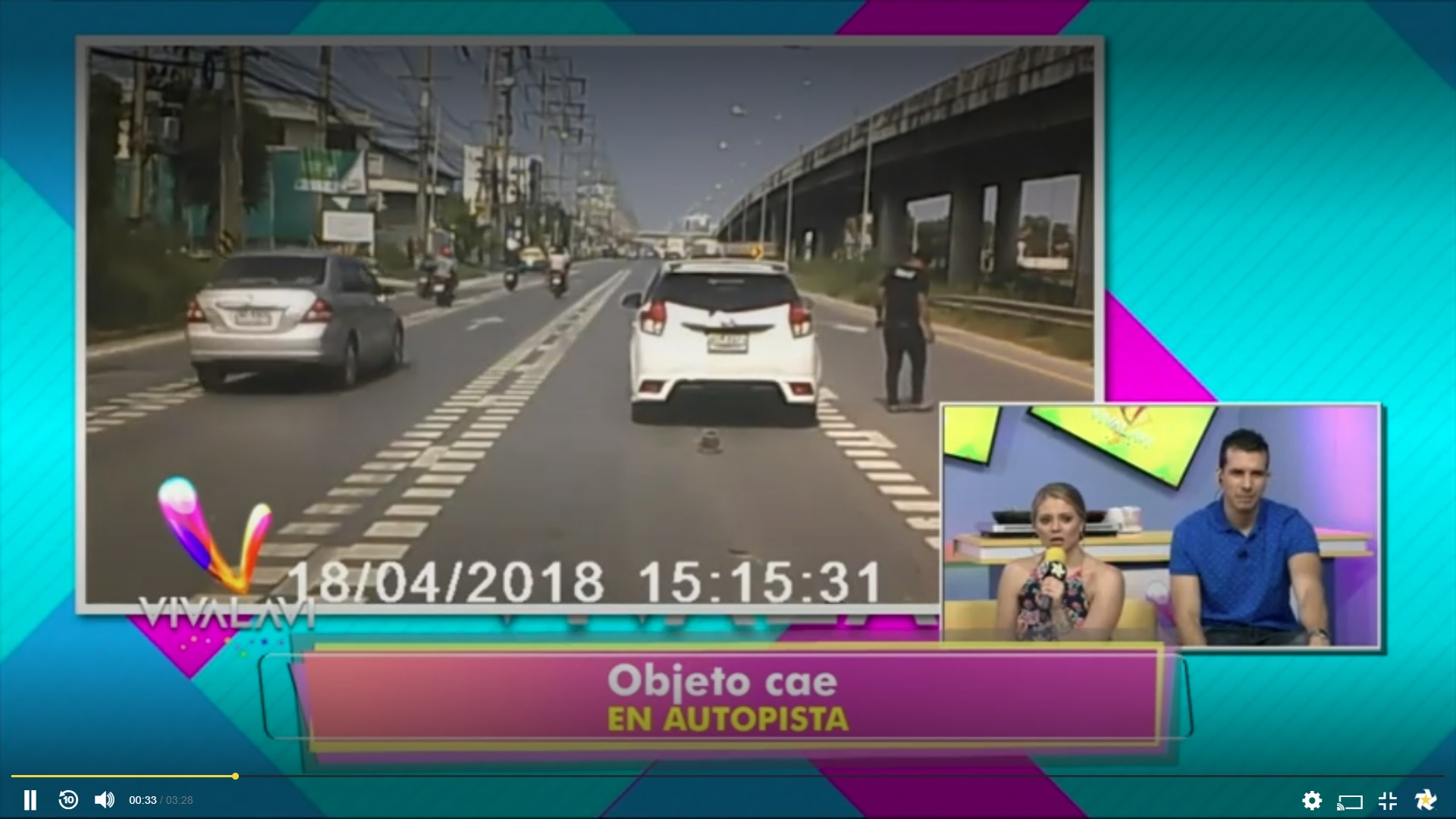 (+VIDEO) ¿Un ovni en la autopista?