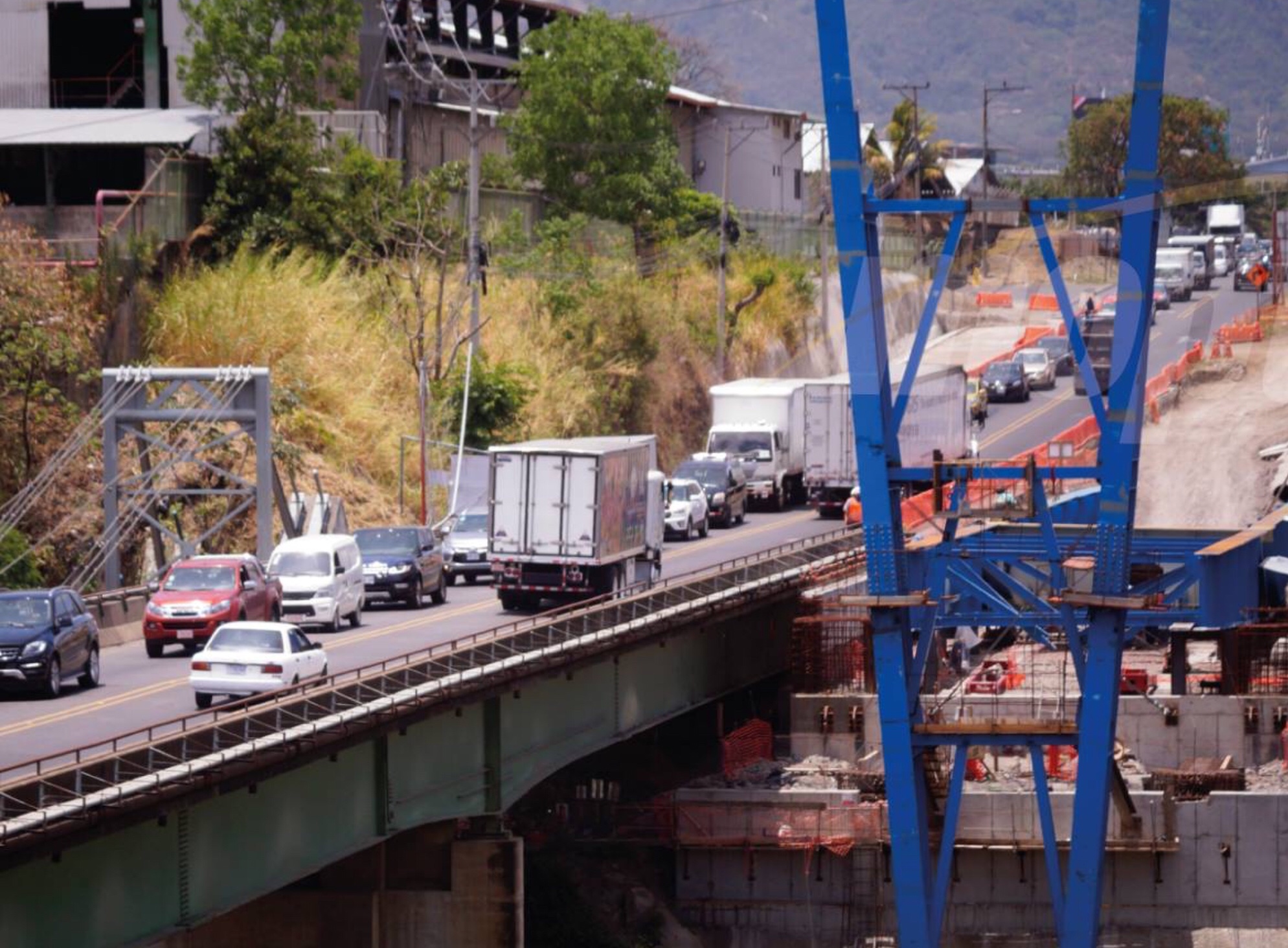 Radial a Lindora con paso regulado durante las noches 