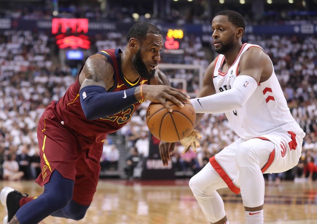 Cavs toman ventaja de 2-0 sobre los Raptors
 