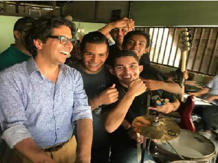 Foto tomada del Twitter de Edgar Mora.