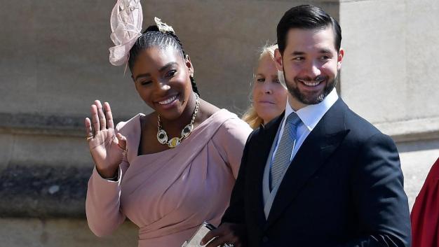 Serena Williams lidera juego de beer pong en la Boda Real
 