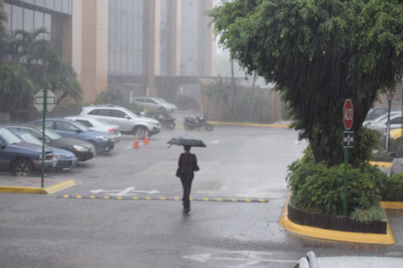 Onda tropical ingresa al país esta tarde