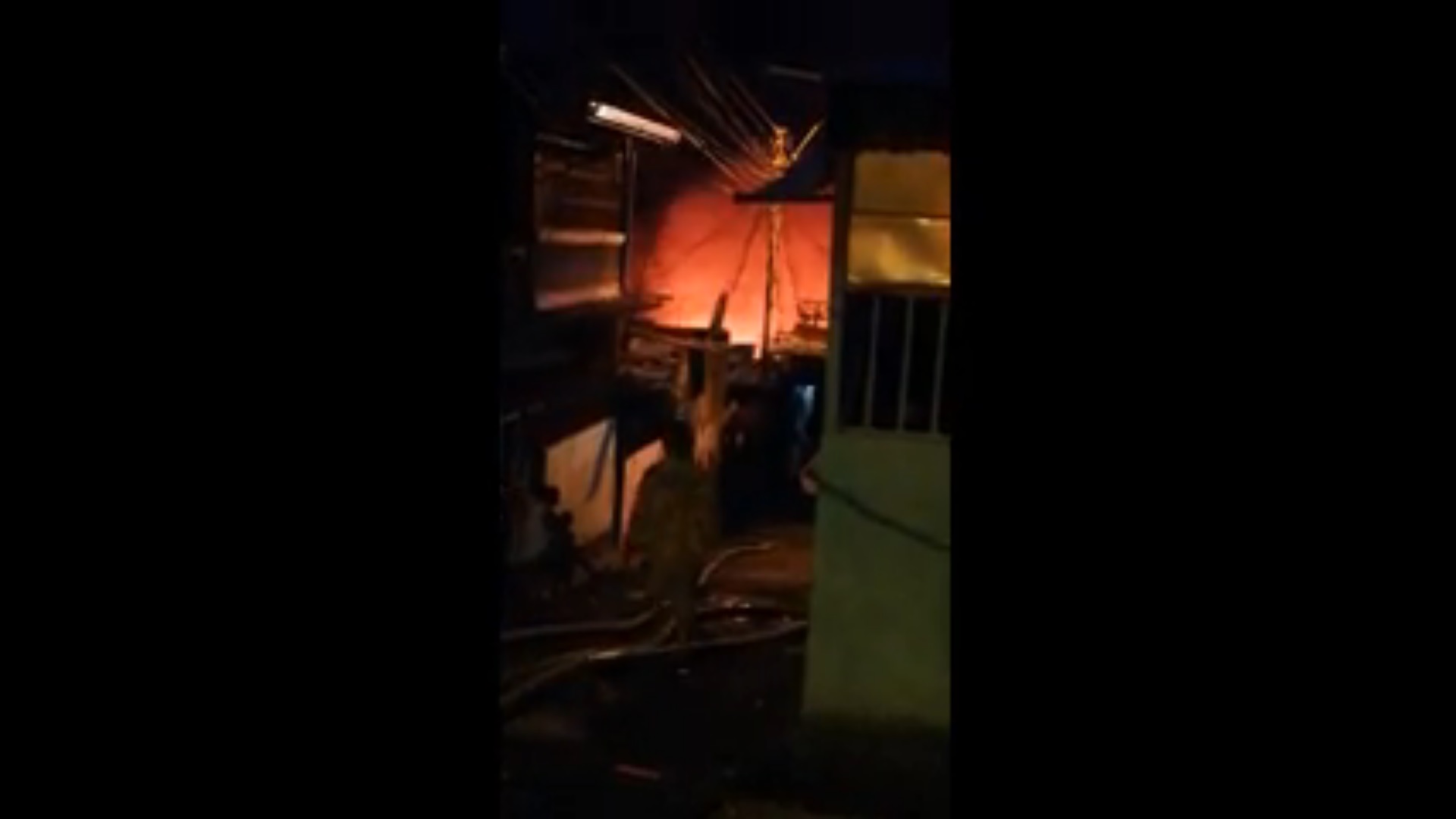 (+VIDEO) Viviendas afectadas durante incendio en Tibás 