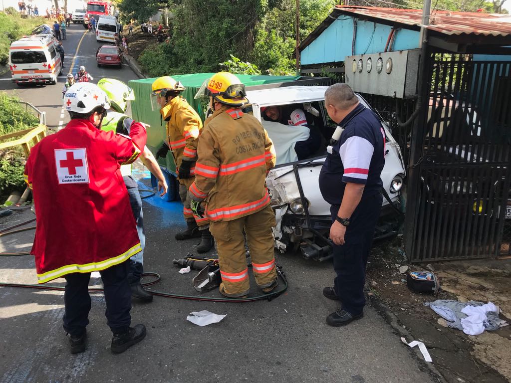 (+FOTOS) Múltiple colisión en San Francisco de Heredia