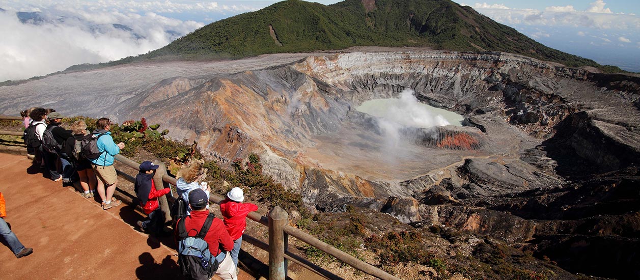 Guardaparques contarán con medidor de gases a tiempo real para reapertura del Volcán Poás