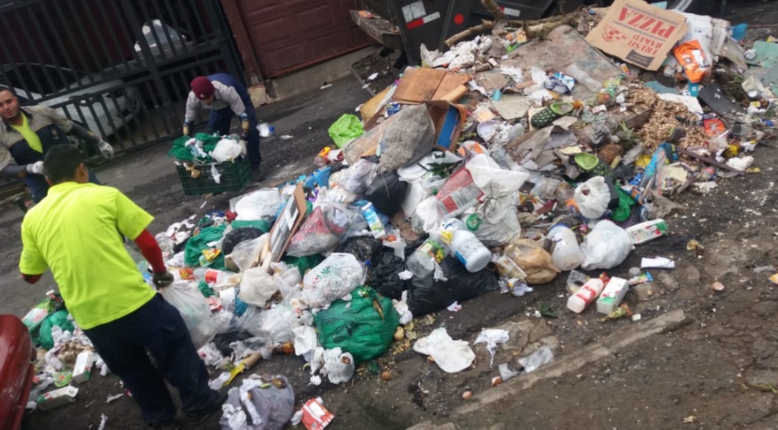 Vecinos de Tirrases resuelven problema de basura tras denuncia 