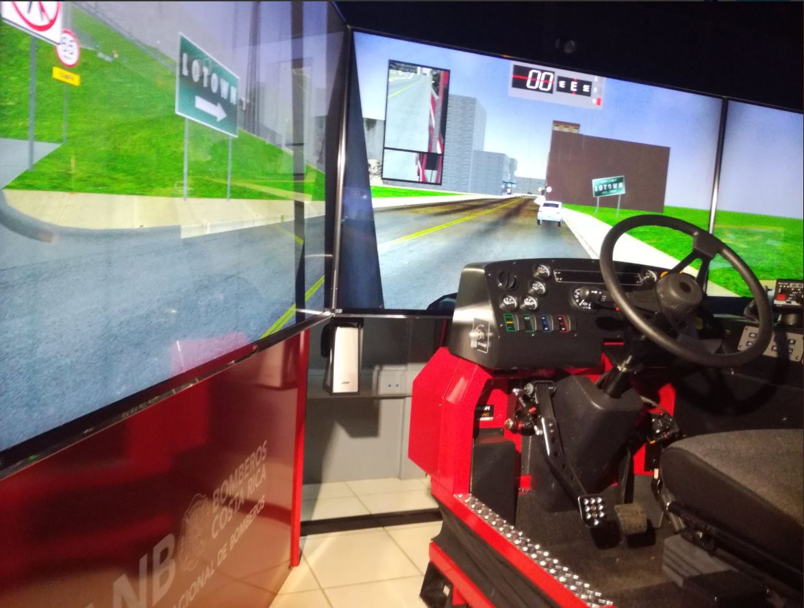 (+FOTOS) Bomberos estrenan moderno simulador para capacitar a personal