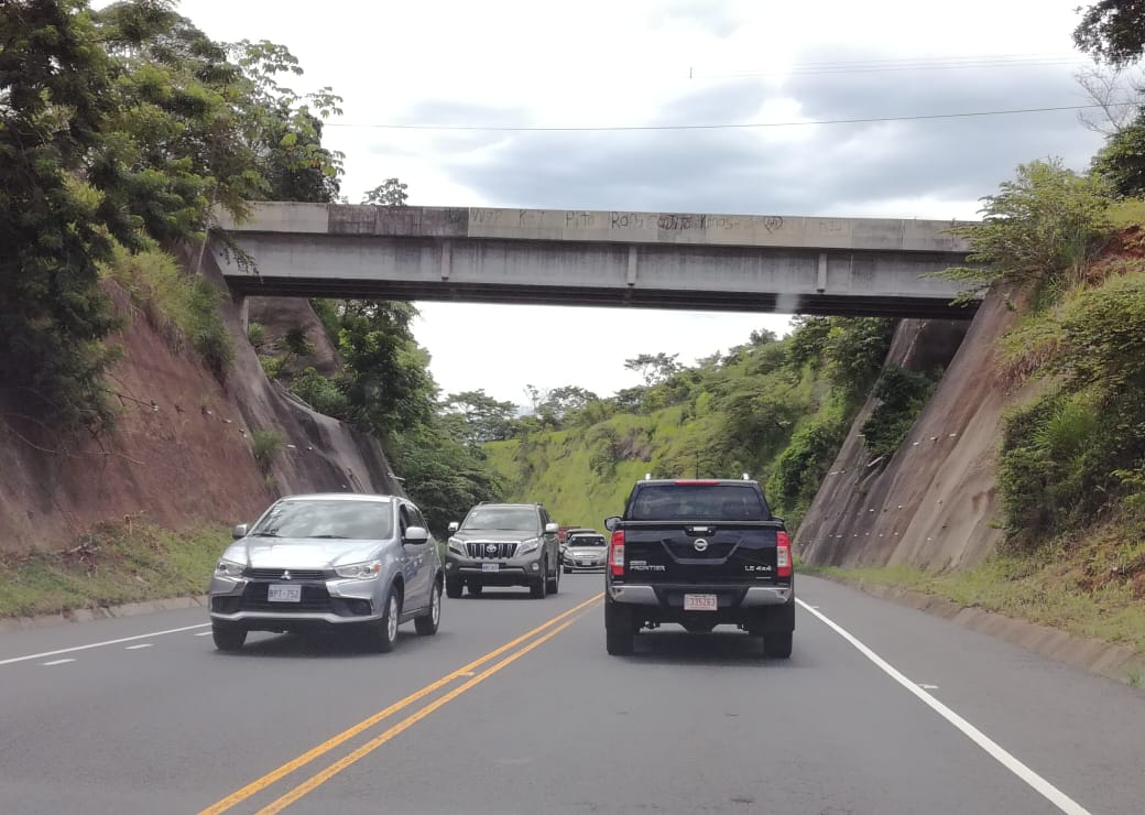 Ruta 27 con congestión en varios puntos