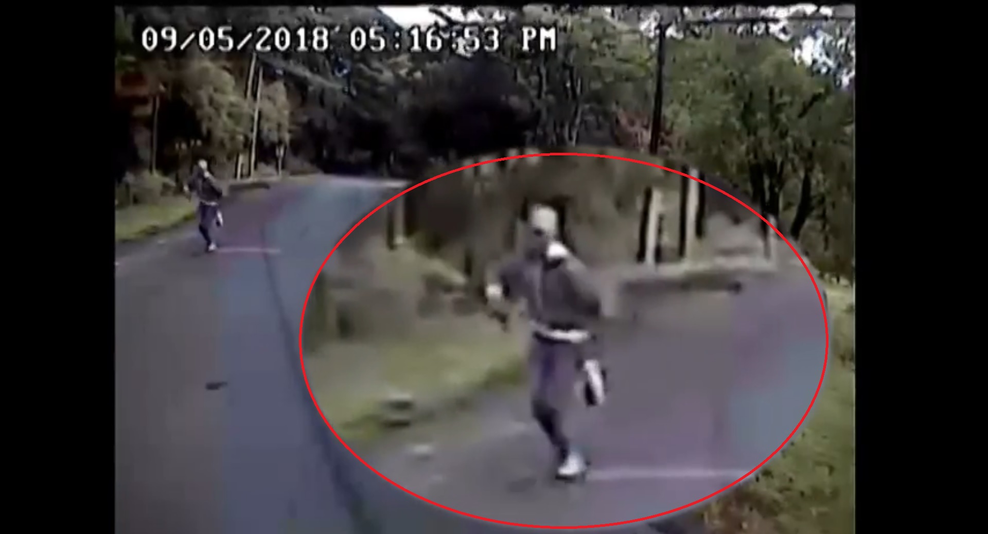 (+VIDEO) ¡Cuidado! Asaltante fue capturado por cámaras de seguridad en Heredia