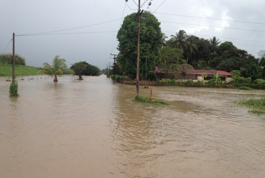 Tras el paso de onda tropical, aguaceros se mantendrán este domingo