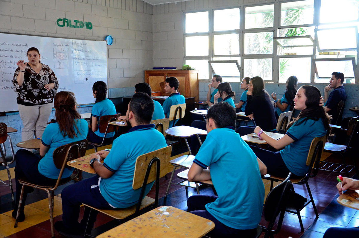 Estudiantes de décimo y undécimo año reciben clases de afectividad y sexualidad