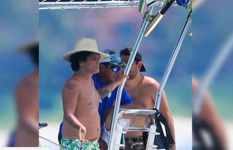 (+FOTO) ¡Irreconocible! Bruno Mars luce cambio físico 