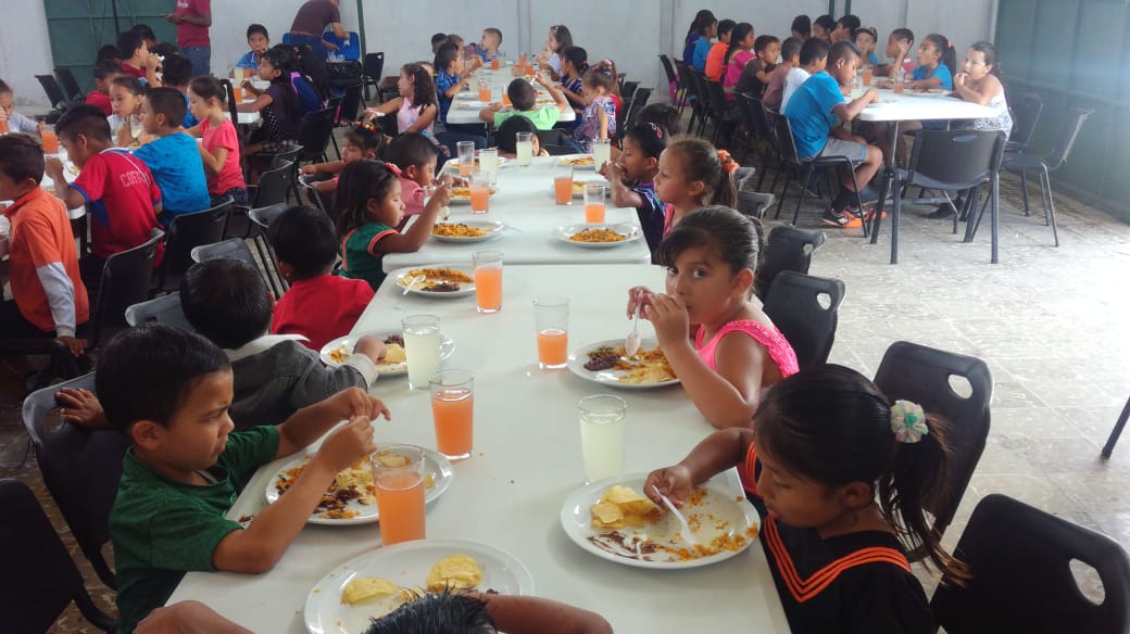 La Dirección General de Migración celebra el día del Niño a estudiantes migrantes