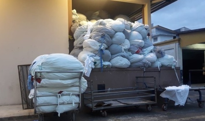 CCSS lleva ropa limpia a hospitales del país