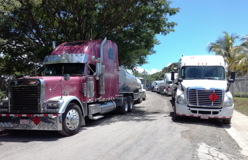 Traileros se unen a huelga convocada por sindicatos