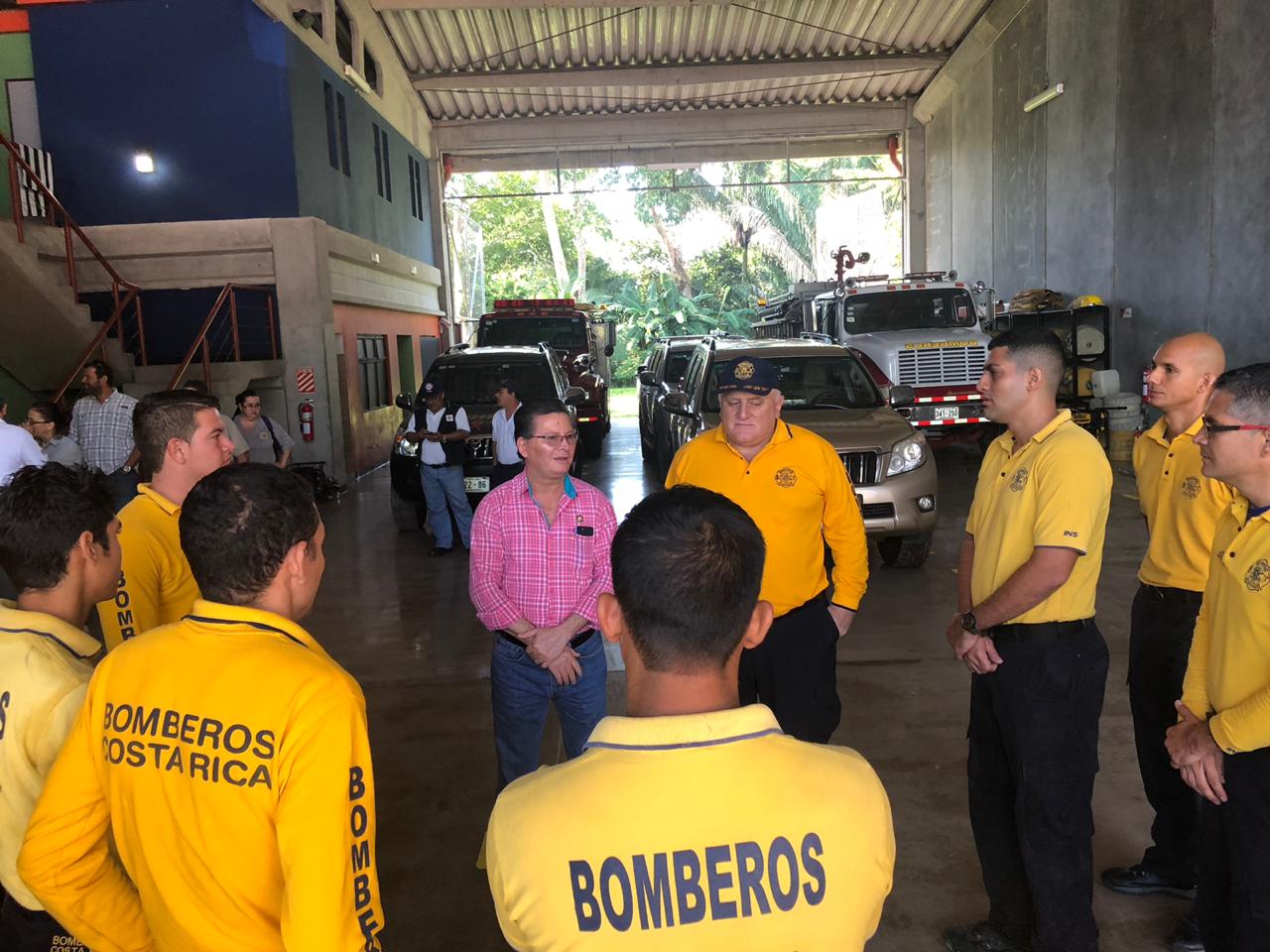 (+VIDEO) Autoridades llegan a comunidades afectadas por lluvias