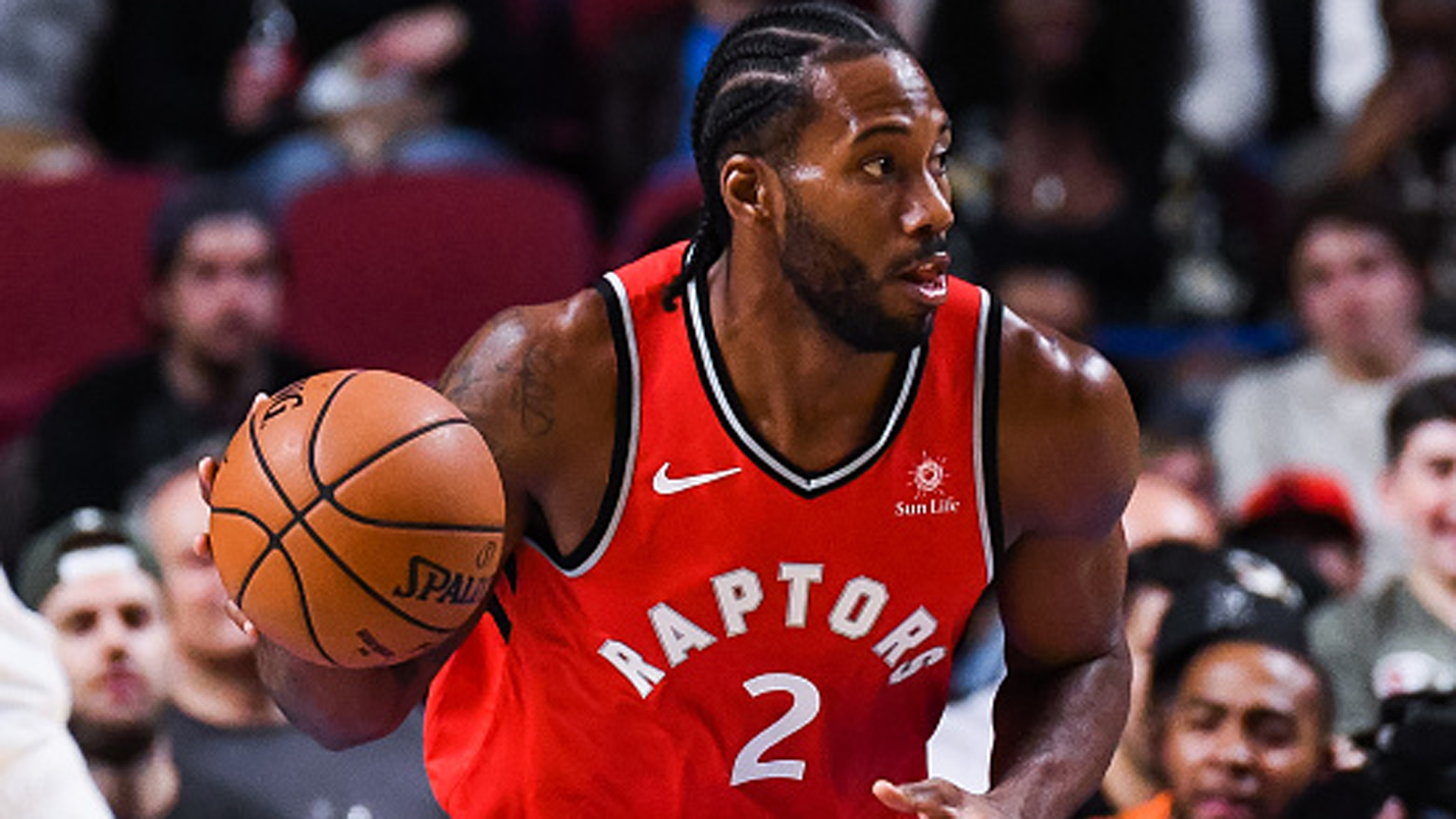Kawhi Leonard arrancó con todo su nueva etapa en Toronto