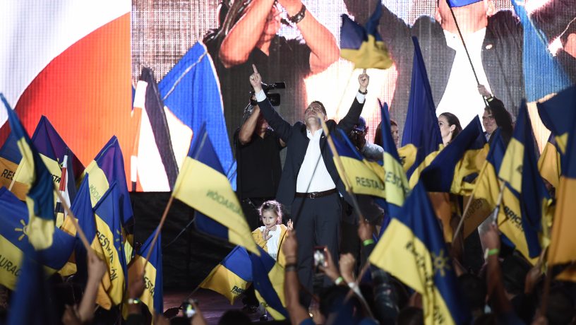 Junto a Fabricio Alvarado, siete diputados salen de Restauración Nacional 