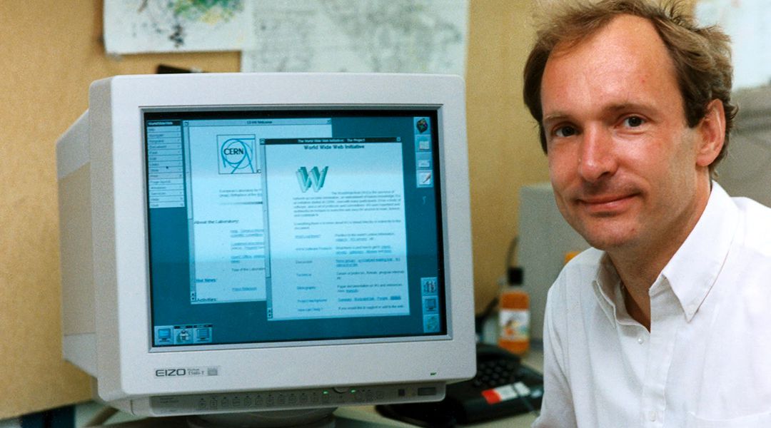 El padre de Internet asegura que se debe destronar a Google y Facebook