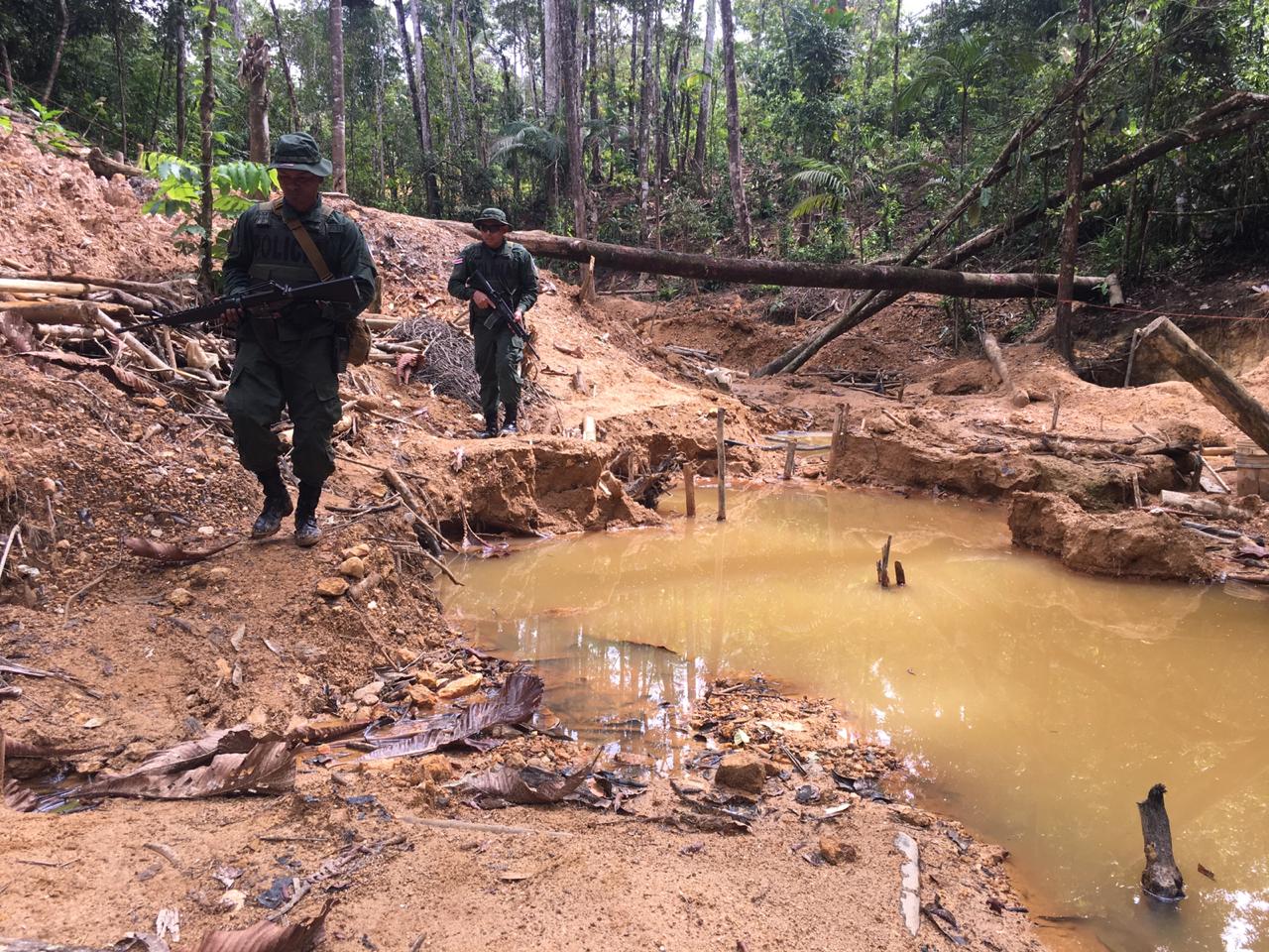 (+VIDEO) Encuentran túneles que eran utilizados para extraer oro 
