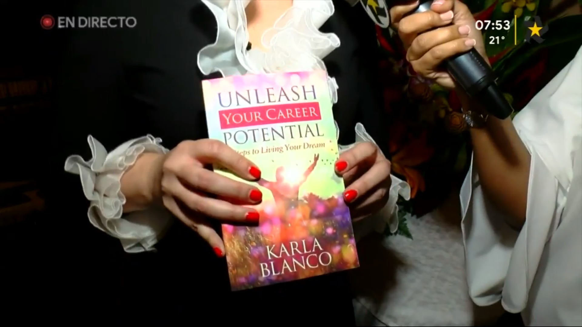 (+VIDEO) Tica incursiona exitosamente en el mercado literario de EE.UU.