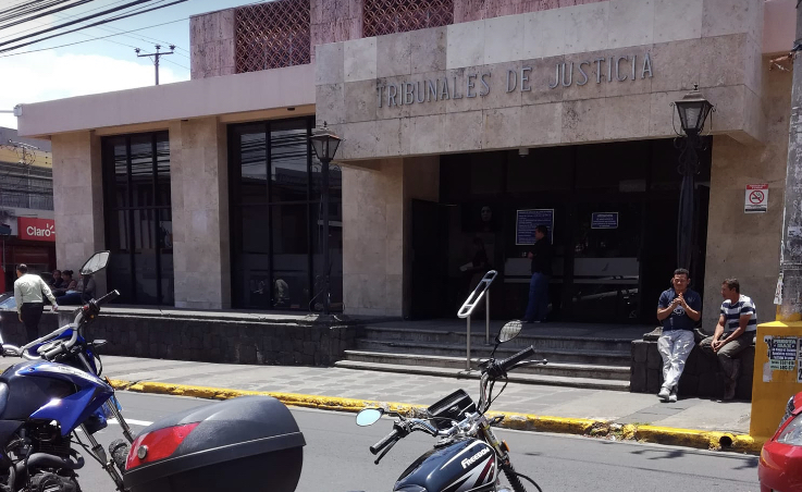 Amenaza de bomba obliga al cierre de los Tribunales de Justicia en Heredia 