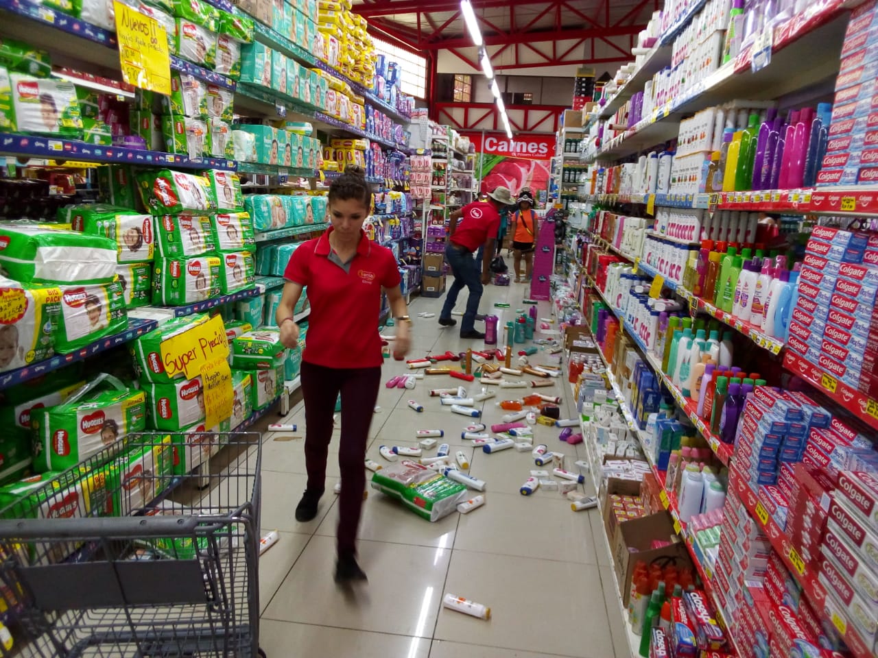 (+VIDEO) Fuerte sismo sacude a los ticos este domingo