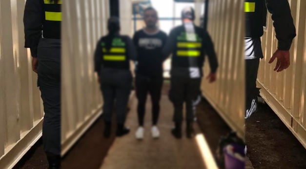 Sujeto intentaba salir del país: contaba con tres órdenes de captura