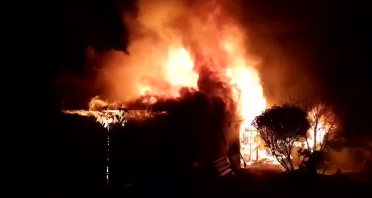 50% de una empresa en Alajuela es consumida por las llamas