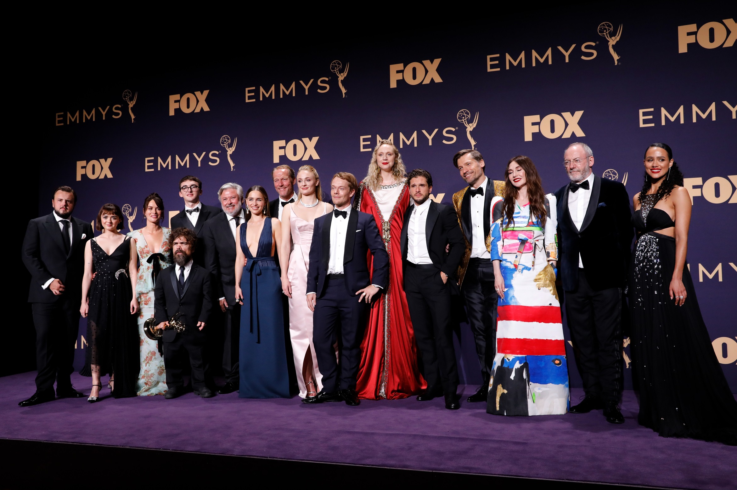 El elenco de Game of Thrones celebró el último galardón tras ocho temporadas al aire. Foto: Reuters.