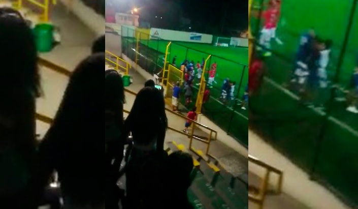 (+VIDEO) Enfrentamientos entre jugadores dentro del estadio Juan Gobán 