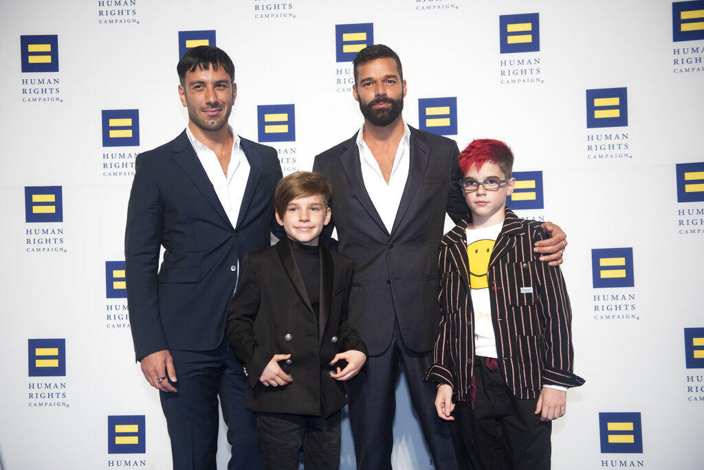 Aseguran que Ricky Martin espera a su quinto hijo

 