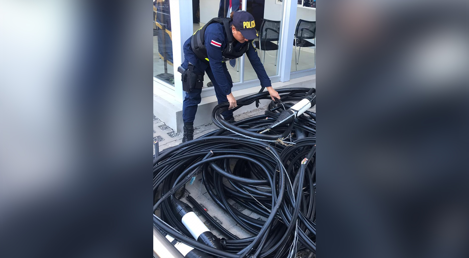 Fuerza Pública detiene dos sujetos con más de 200 metros de cable telefónico robado