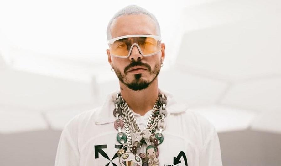 J Balvin aprovecha brote de coronavirus para promocionar sus cubrebocas