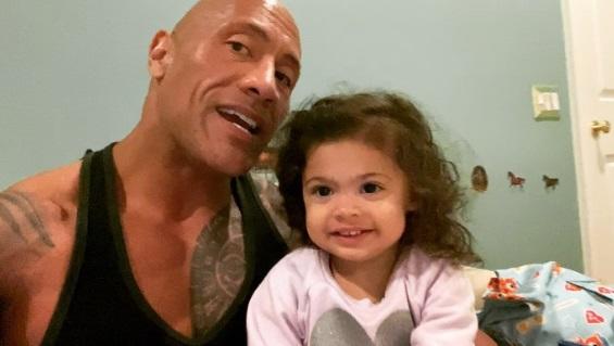 Dwayne Johnson le canta a su hija tema de 'Moana'