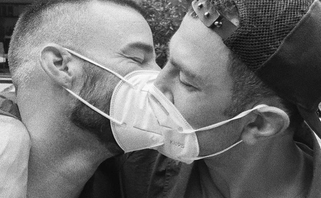 Ricky Martin y su esposo Jwan Yosef posan para la revista Out. | Instagram @Ricky_Martin