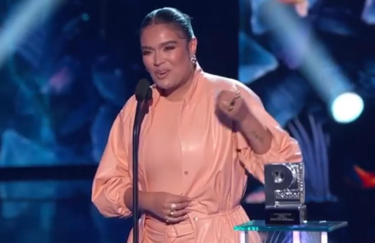 Karol G podría estar embarazada. | Instagram @PremiosJuventud